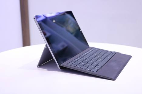 Surface Pro 3 ( i3/4GB/64GB ) + Type Cover 2
